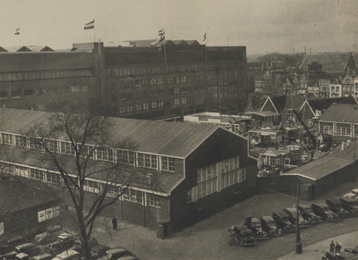 300260 Gezicht op de Jaarbeursgebouwen (Vredenburg) te Utrecht tijdens de 40e Jaarbeurs.N.B. De getoonde foto is een ...